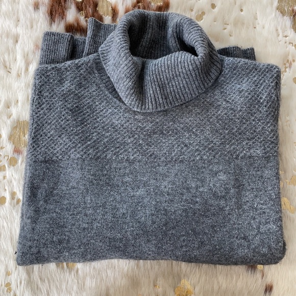 NICOLE MILLER 🤩100% cashmere M sweater gray waffle pattern sleeves turtleneck - Picture 2 of 6